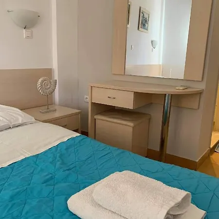 Vouros Bed & Breakfast