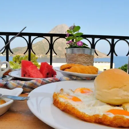 Vouros Bed & Breakfast 3*